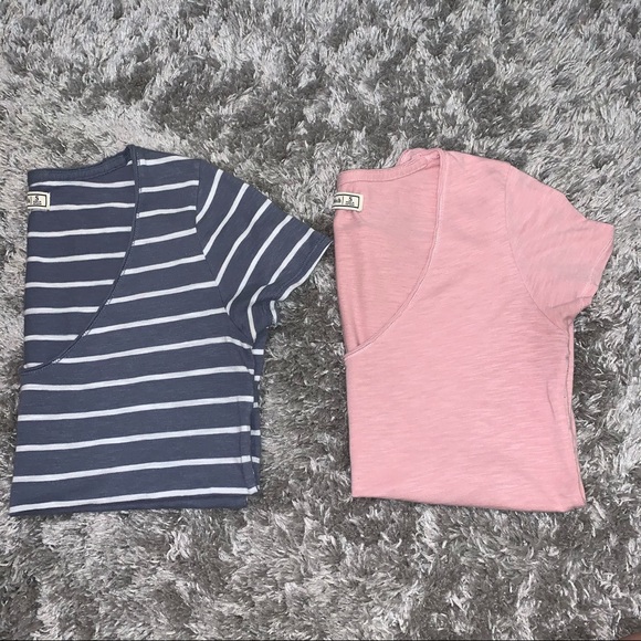 ⭐️Last sale!!! Best Offer!!! Abercrombie & Fitch 2 pack pink and blue t-shirts - Picture 3 of 13